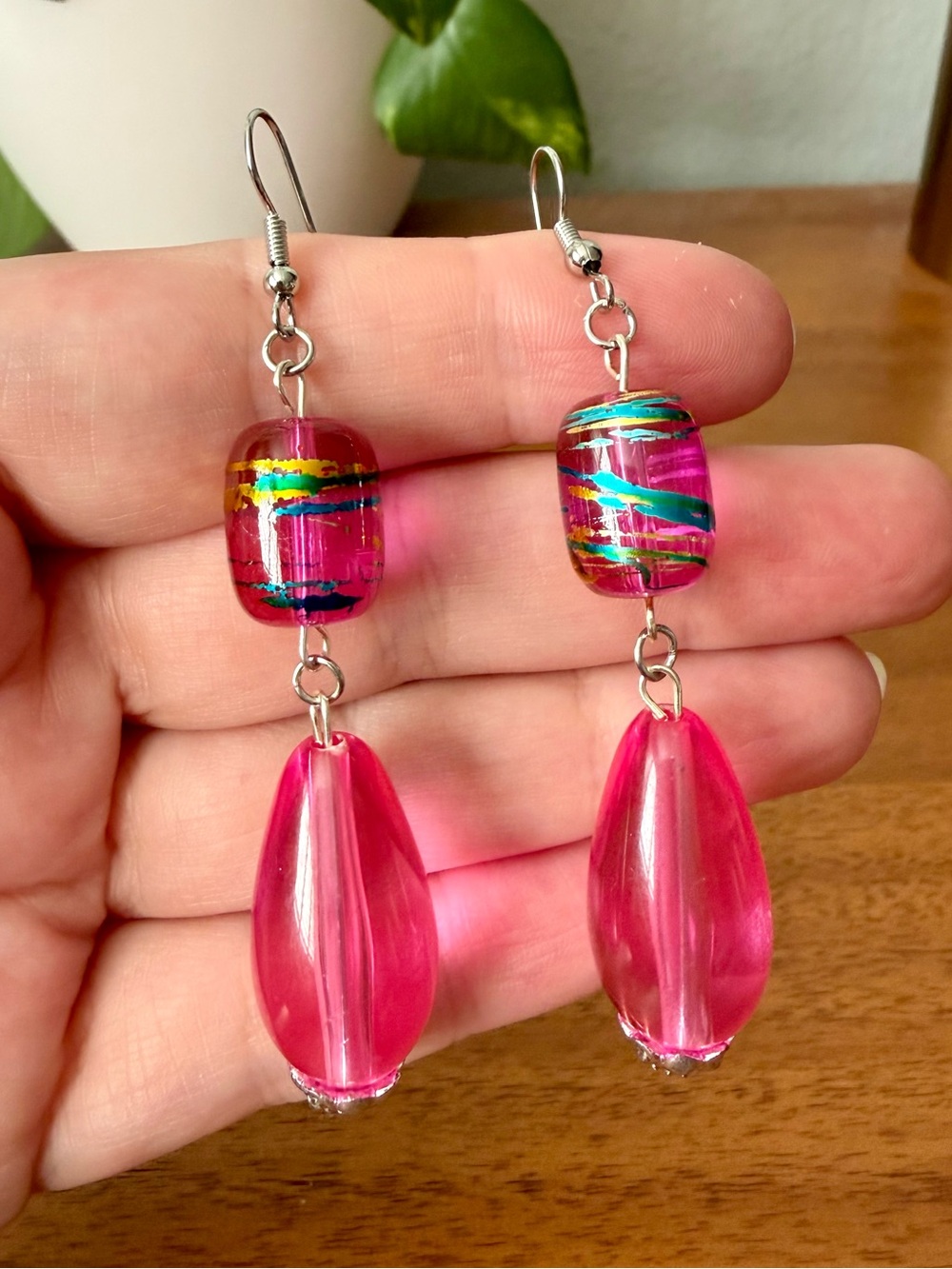 Vintage 80s Hot Pink Art Glass Lucite Drop Dangle Fish Hook Earrings Silvertone